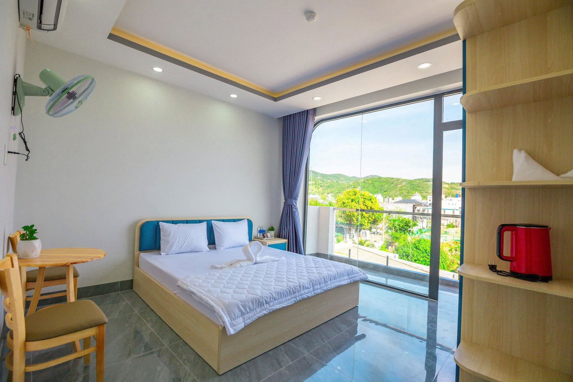 Phòng đơn view núi Kỳ Trà